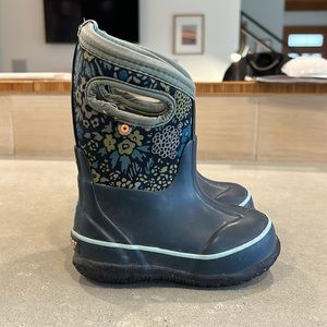 Kids Bog boots- great condition!